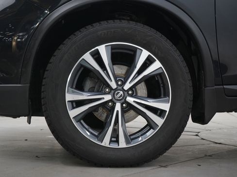 Used 2018 Nissan Rogue SL w/ Premium Package image 31