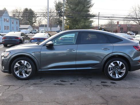 Used 2022 Audi e-tron Premium w/ Convenience Plus Package image 8