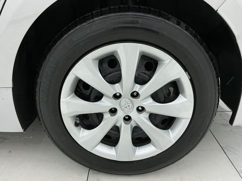 Used 2021 Toyota Corolla LE FWD image 43