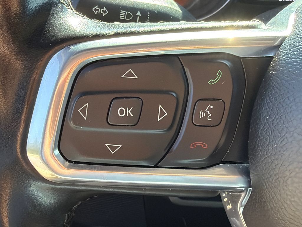 Used 2022 Jeep Wrangler Unlimited Sahara AWD/4WD image 21