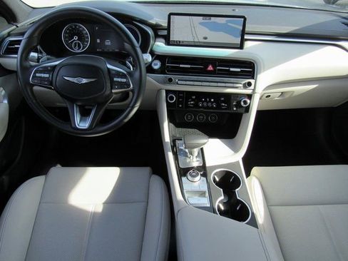 Used 2025 Genesis G70 2.5T image 9