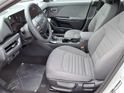 New 2025 Kia K4 EX image 20
