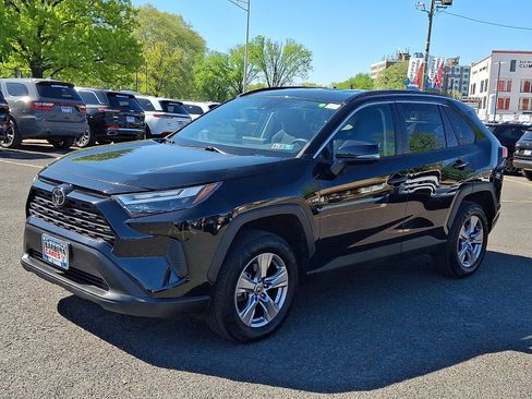 Used 2023 Toyota RAV4 XLE FWD image 3