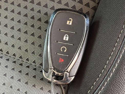 Used 2025 Chevrolet Trax LT FWD image 22