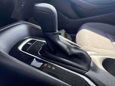 Used 2025 Toyota Corolla LE image 26