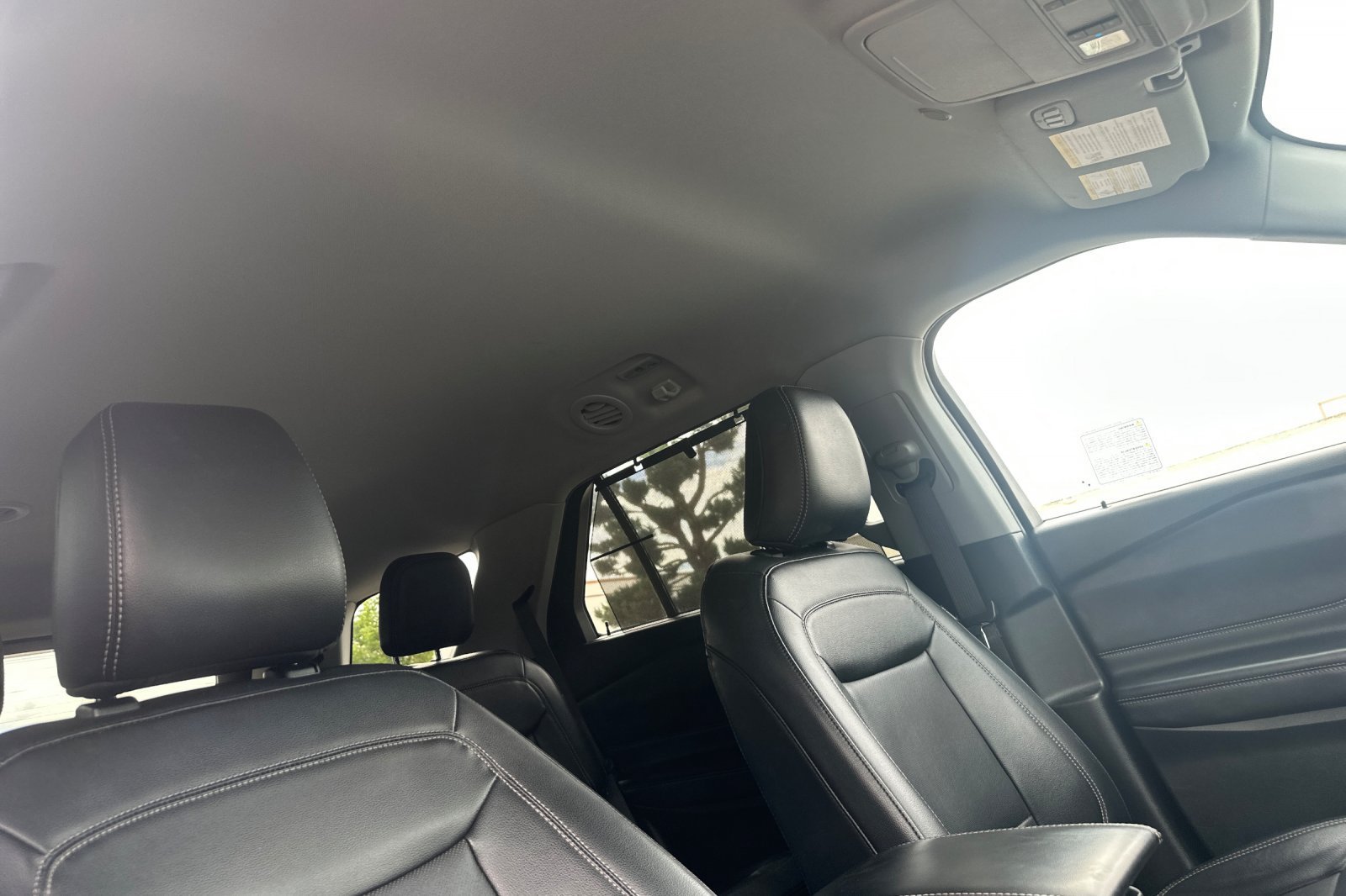 Used 2023 Ford Explorer Limited AWD/4WD image 17