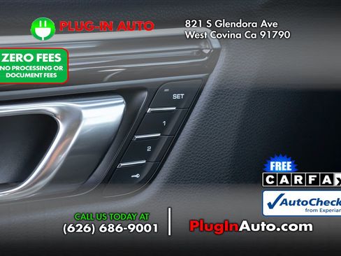 Used 2023 Porsche Macan AWD/4WD image 25