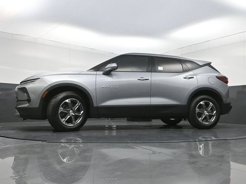 Used 2024 Chevrolet Blazer LT FWD image 25