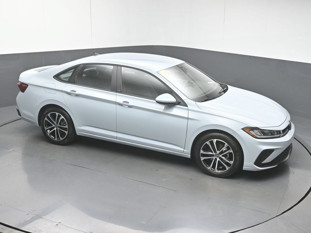 Used 2026 Volkswagen Jetta Sport FWD image 38