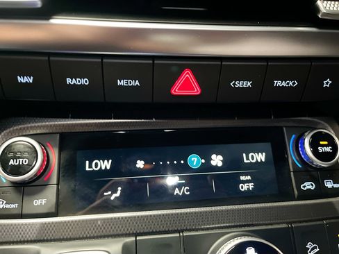 Used 2025 Hyundai Palisade Calligraphy AWD/4WD image 16