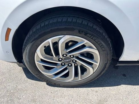 Used 2025 Lincoln Navigator Reserve AWD/4WD image 18