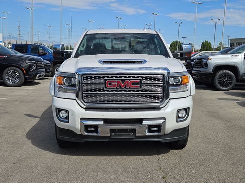 Used 2019 GMC Sierra 3500 Denali w/ Duramax Plus Package AWD/4WD image 9