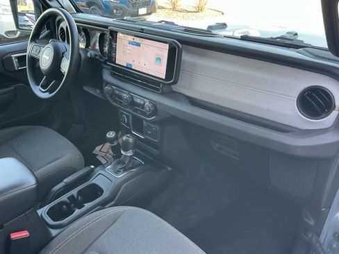 Used 2024 Jeep Wrangler Sport image 15
