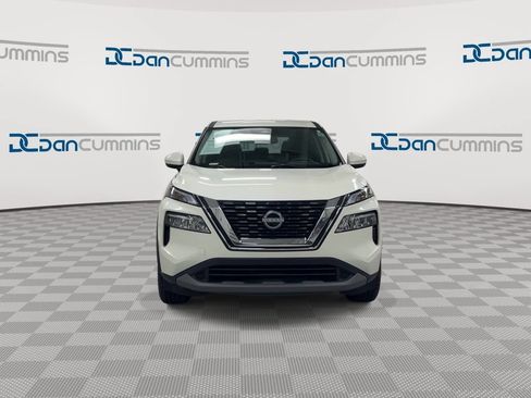 Used 2023 Nissan Rogue SV FWD image 3