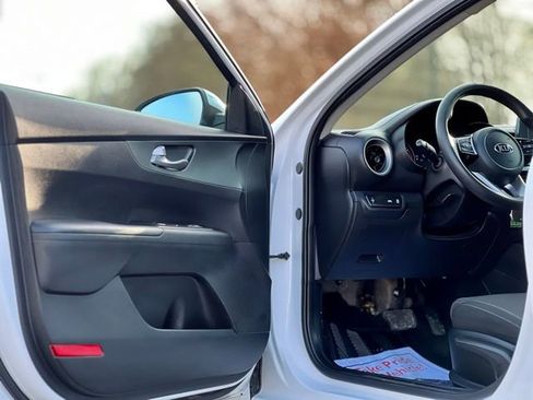 Used 2021 Kia Forte LXS image 9