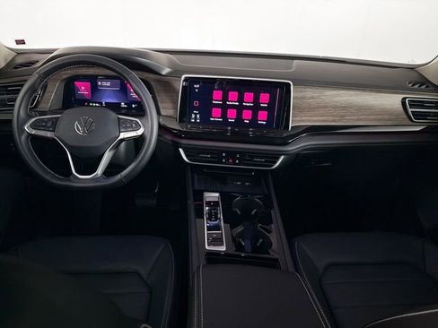 Used 2025 Volkswagen Atlas SEL image 3