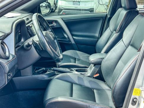 Used 2016 Toyota RAV4 SE FWD image 18
