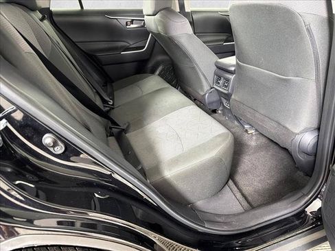 Used 2025 Toyota RAV4 XLE FWD image 15