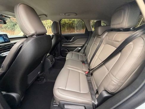 New 2026 Lincoln Corsair Premiere image 12