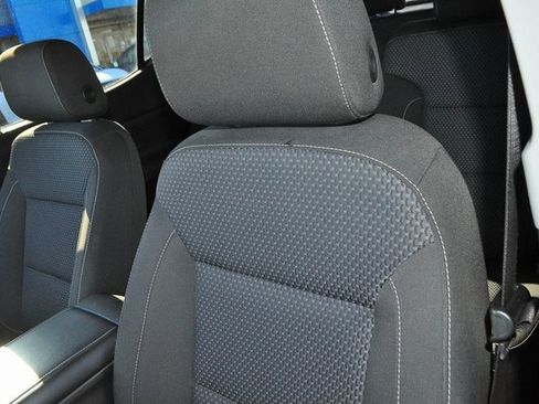 Used 2023 GMC Acadia SLE w/ Driver Convenience Package image 10