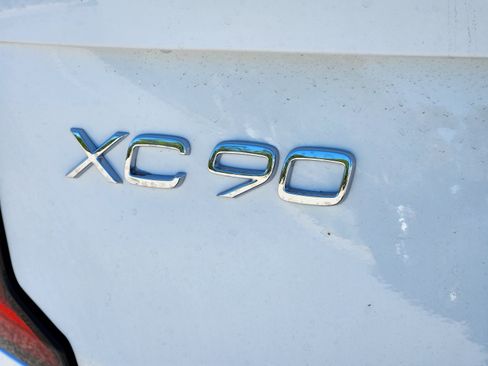 New 2025 Volvo XC90 T8 Plus w/ Protection Package image 11