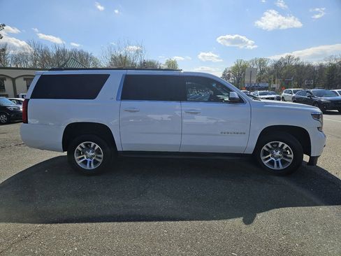 Used 2019 Chevrolet Suburban LT image 6