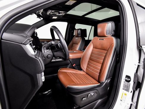 Used 2023 GMC Yukon Denali Ultimate image 4