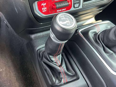 Used 2021 Jeep Gladiator Rubicon AWD/4WD image 28