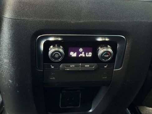 Used 2025 GMC Yukon XL Denali RWD image 20