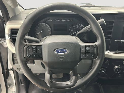Used 2023 Ford F250 XLT w/ FX4 Off-Road Package AWD/4WD image 9