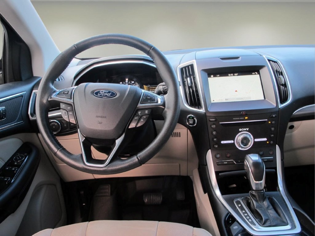 Used 2018 Ford Edge Titanium w/ Equipment Group 301A FWD image 21