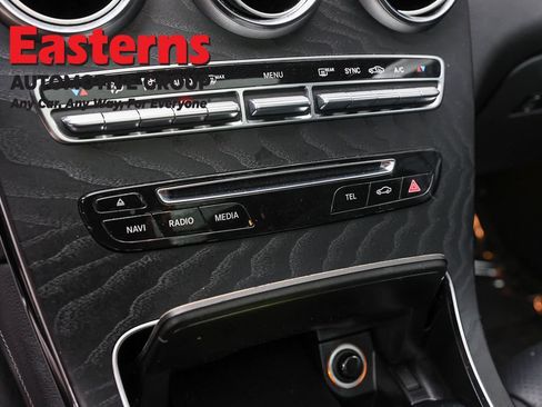 Used 2018 Mercedes-Benz GLC 300 4MATIC image 20