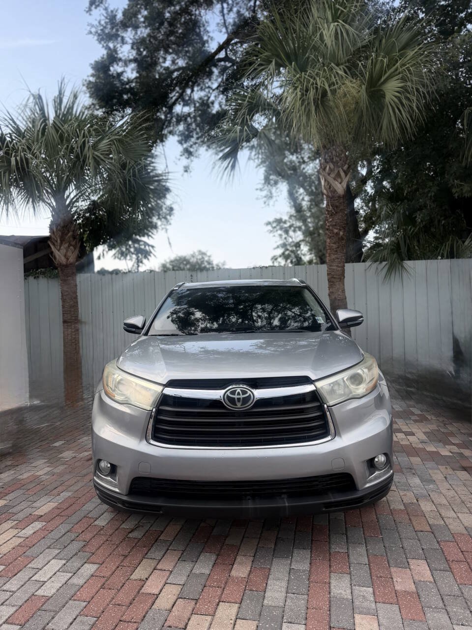 Used 2016 Toyota Highlander Limited w/ Driver Technology Package FWD image 4