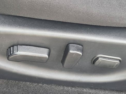 Used 2018 Nissan Leaf SV w/ SV Technology Package FWD image 27