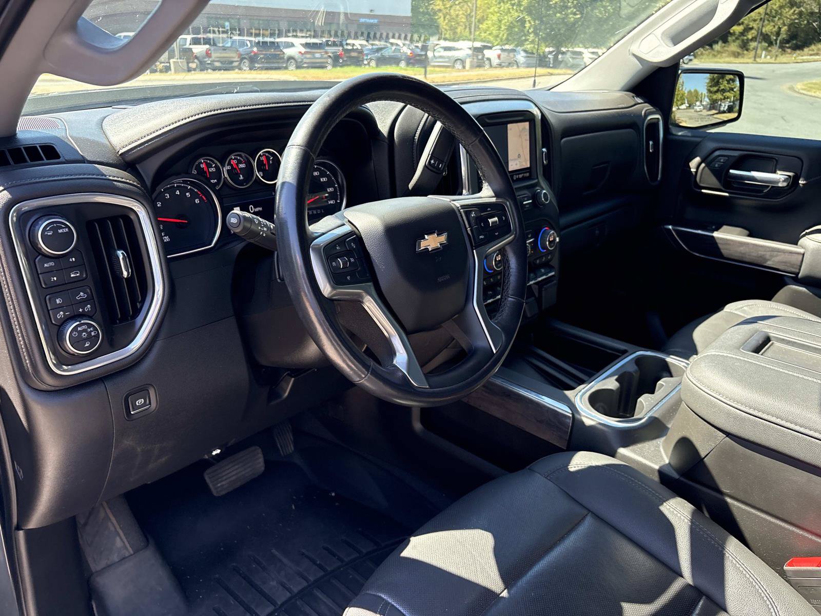 Used 2022 Chevrolet Silverado 1500 LTZ w/ LTZ Premium Package AWD/4WD image 17