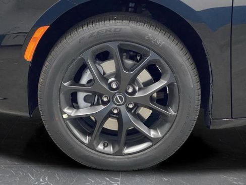 New 2026 Chrysler Pacifica Limited w/ S Appearance Package AWD/4WD image 41