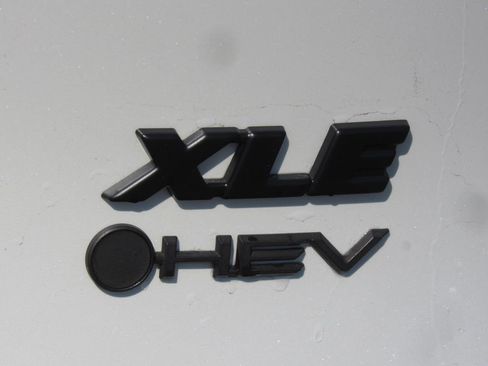 Used 2025 Toyota RAV4 XLE Premium w/ Weather Package AWD/4WD image 8