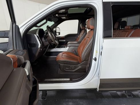 Used 2020 Ford F250 King Ranch w/ King Ranch Ultimate Package image 8