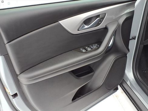 Used 2023 Chevrolet Blazer LT w/ Midnight/Sport Edition image 5