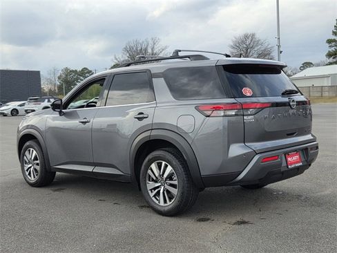 New 2026 Nissan Pathfinder SL image 3
