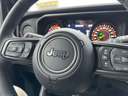 New 2026 Jeep Wrangler Unlimited Rubicon AWD/4WD image 25
