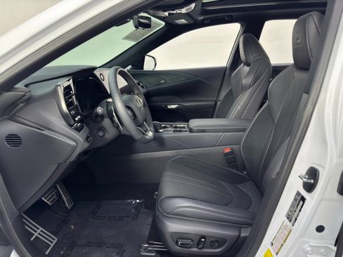 Used 2024 Lexus RX 500h F Sport w/ Convenience Package image 17