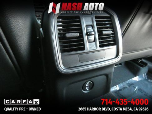 Used 2024 Porsche Macan AWD/4WD image 45