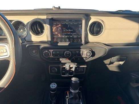 Used 2022 Jeep Gladiator Overland image 13
