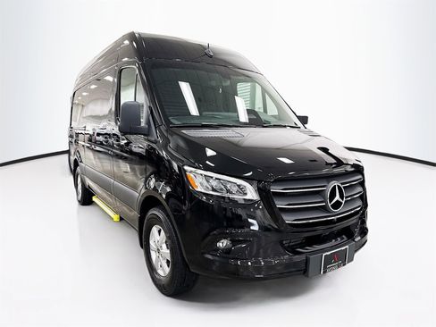 New 2025 Mercedes-Benz Sprinter 2500 image 1