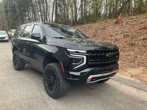 Used 2025 Chevrolet Tahoe Z71 w/ Comfort Package image 3
