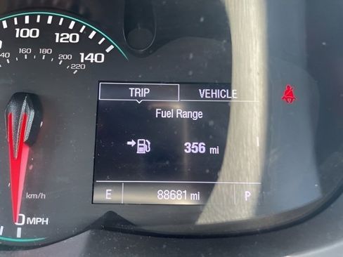 Used 2020 Chevrolet Trax LT w/ LT Convenience Package AWD/4WD image 18
