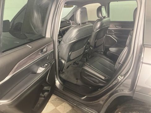 Used 2022 Jeep Grand Cherokee L Limited w/ Luxury Tech Group II image 18