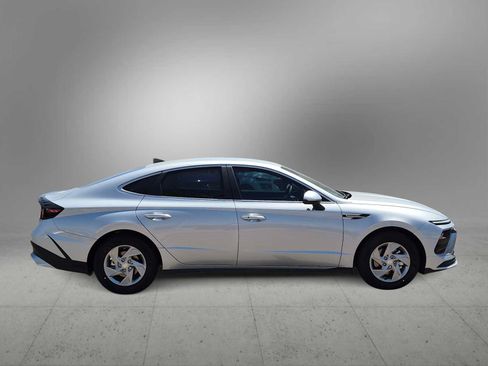 New 2026 Hyundai Sonata SE FWD image 9