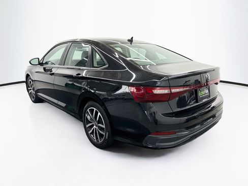 Used 2025 Volkswagen Jetta SE FWD image 5
